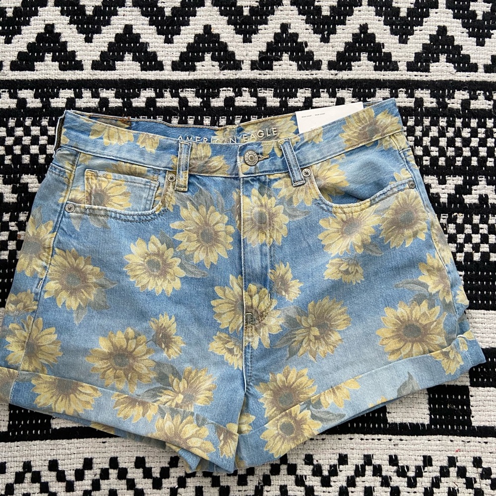 American Eagle Sunflower Mom Shorts